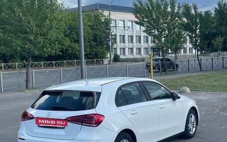Mercedes-Benz A-Класс, 2018 год, 1 800 000 рублей, 8 фотография