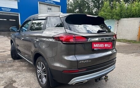 Geely Atlas, 2023 год, 1 899 000 рублей, 4 фотография