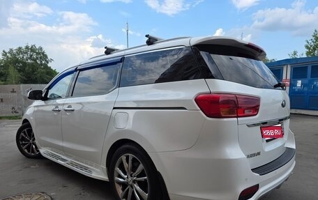 KIA Carnival III, 2018 год, 2 890 000 рублей, 1 фотография