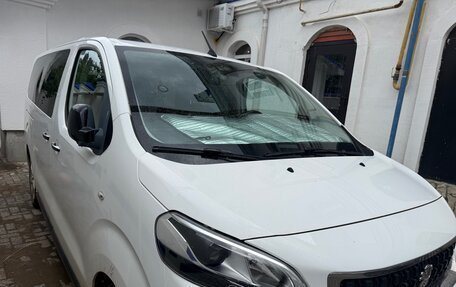 Peugeot Traveller I, 2019 год, 2 850 000 рублей, 1 фотография