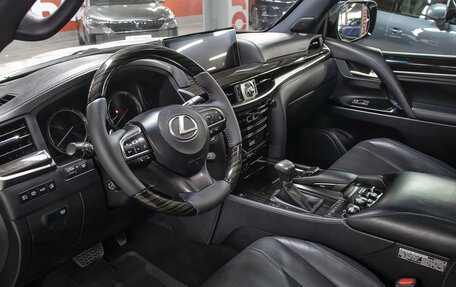 Lexus LX III, 2019 год, 9 350 000 рублей, 17 фотография