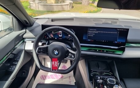 BMW 5 серия, 2023 год, 7 800 000 рублей, 15 фотография