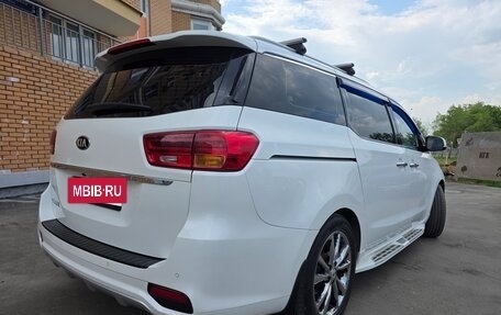 KIA Carnival III, 2018 год, 2 890 000 рублей, 5 фотография