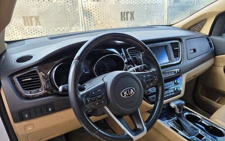 KIA Carnival III, 2018 год, 2 890 000 рублей, 18 фотография