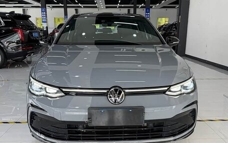 Volkswagen Golf VIII, 2023 год, 1 780 000 рублей, 2 фотография