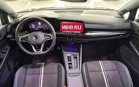 Volkswagen Golf VIII, 2023 год, 1 780 000 рублей, 8 фотография