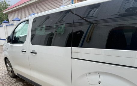 Peugeot Traveller I, 2019 год, 2 850 000 рублей, 2 фотография