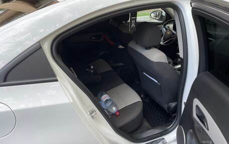 Chevrolet Cruze II, 2011 год, 700 000 рублей, 10 фотография