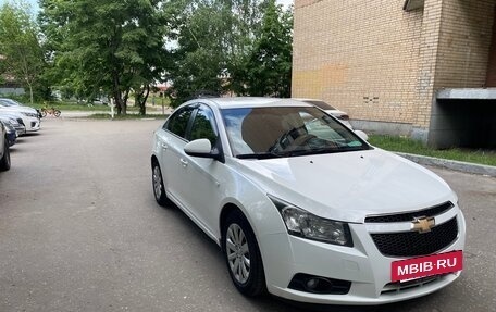 Chevrolet Cruze II, 2011 год, 700 000 рублей, 3 фотография
