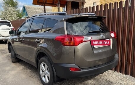 Toyota RAV4, 2014 год, 1 999 999 рублей, 4 фотография