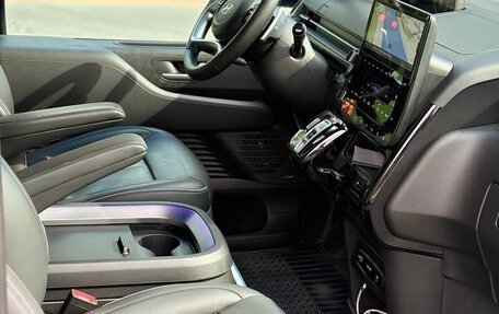 Hyundai Staria, 2025 год, 6 300 000 рублей, 17 фотография