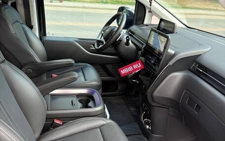 Hyundai Staria, 2025 год, 6 300 000 рублей, 16 фотография