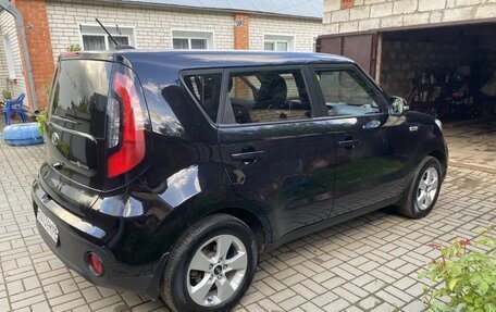 KIA Soul II рестайлинг, 2018 год, 1 400 000 рублей, 2 фотография
