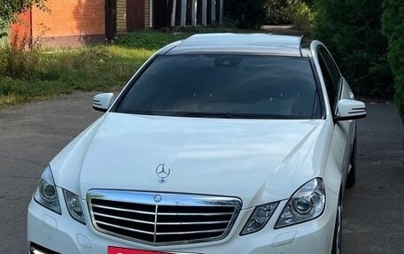 Mercedes-Benz E-Класс, 2012 год, 2 500 000 рублей, 2 фотография