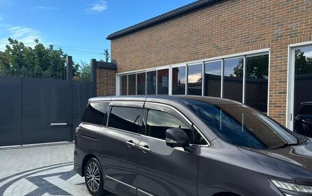 Nissan Elgrand III, 2016 год, 890 000 рублей, 3 фотография