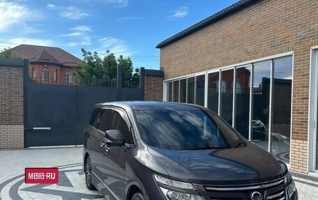 Nissan Elgrand III, 2016 год, 890 000 рублей, 2 фотография