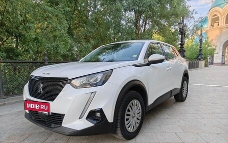 Peugeot 2008 II, 2020 год, 1 450 000 рублей, 2 фотография