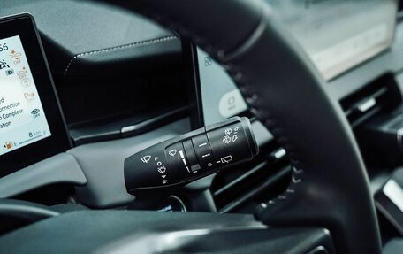 Toyota RAV4, 2025 год, 4 270 000 рублей, 26 фотография