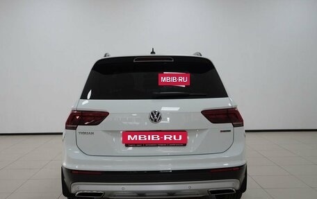 Volkswagen Tiguan II, 2020 год, 2 550 000 рублей, 3 фотография