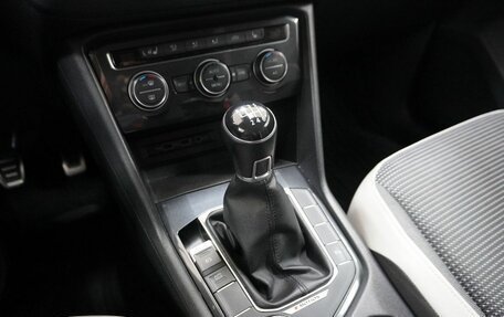 Volkswagen Tiguan II, 2020 год, 2 550 000 рублей, 16 фотография