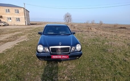 Mercedes-Benz E-Класс, 1995 год, 450 000 рублей, 7 фотография