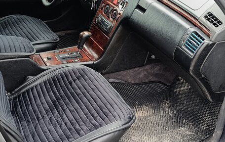 Mercedes-Benz E-Класс, 1995 год, 450 000 рублей, 17 фотография