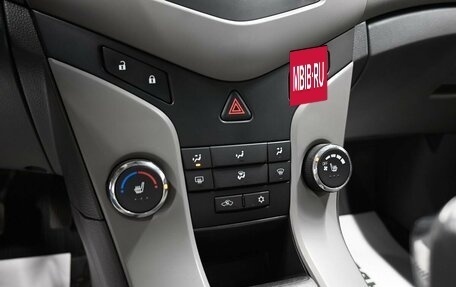 Chevrolet Cruze II, 2010 год, 845 000 рублей, 16 фотография