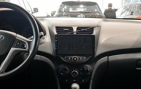 Hyundai Solaris II рестайлинг, 2012 год, 690 000 рублей, 15 фотография