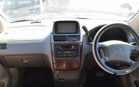 Toyota Ipsum II, 2000 год, 569 000 рублей, 15 фотография