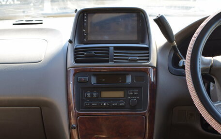 Toyota Ipsum II, 2000 год, 569 000 рублей, 16 фотография
