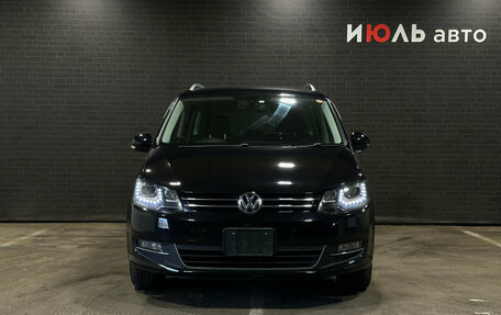 Volkswagen Sharan II, 2013 год, 1 495 000 рублей, 2 фотография