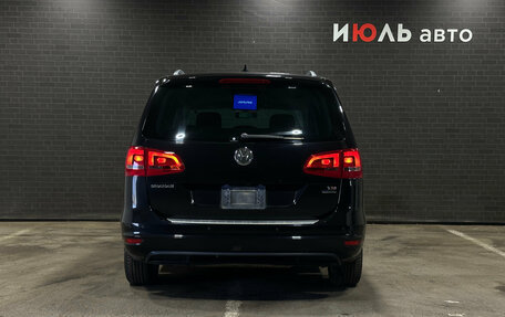 Volkswagen Sharan II, 2013 год, 1 495 000 рублей, 6 фотография