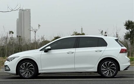 Volkswagen Golf VIII, 2022 год, 1 649 000 рублей, 4 фотография