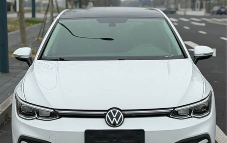Volkswagen Golf VIII, 2022 год, 1 649 000 рублей, 2 фотография