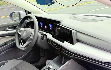 Volkswagen Golf VIII, 2022 год, 1 649 000 рублей, 14 фотография