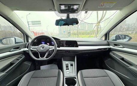 Volkswagen Golf VIII, 2022 год, 1 649 000 рублей, 13 фотография