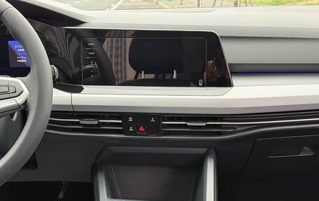 Volkswagen Golf VIII, 2022 год, 1 649 000 рублей, 8 фотография