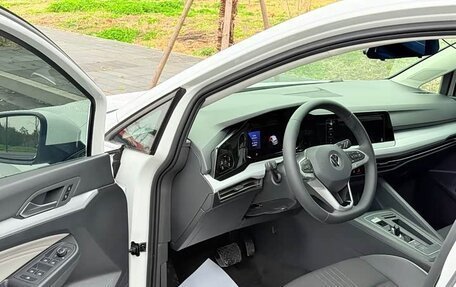 Volkswagen Golf VIII, 2022 год, 1 649 000 рублей, 10 фотография