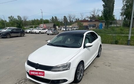 Volkswagen Jetta VI, 2011 год, 670 000 рублей, 2 фотография