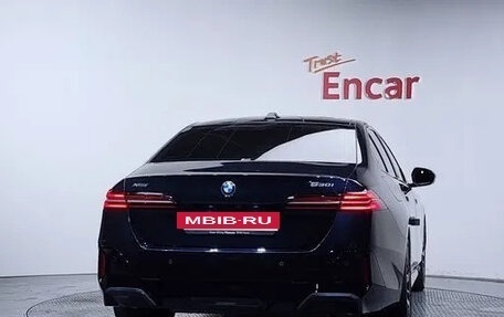 BMW 5 серия, 2025 год, 6 800 000 рублей, 4 фотография