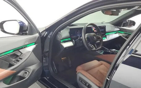 BMW 5 серия, 2025 год, 6 800 000 рублей, 10 фотография
