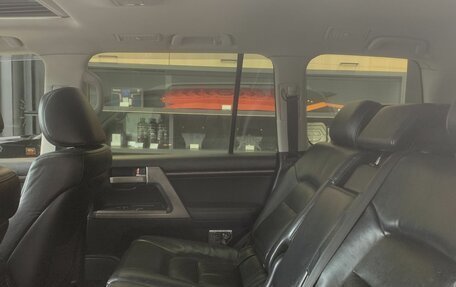 Toyota Land Cruiser 200, 2011 год, 3 260 000 рублей, 8 фотография