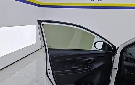Toyota Yaris XP150 рестайлинг, 2022 год, 1 043 025 рублей, 16 фотография