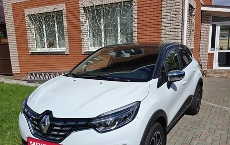 Renault Kaptur I рестайлинг, 2021 год, 2 100 000 рублей, 1 фотография