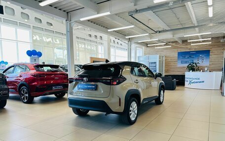 Toyota Yaris Cross, 2020 год, 1 999 999 рублей, 6 фотография
