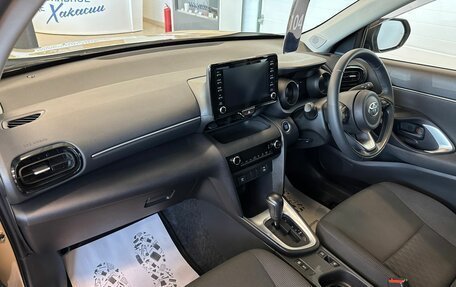 Toyota Yaris Cross, 2020 год, 1 999 999 рублей, 13 фотография