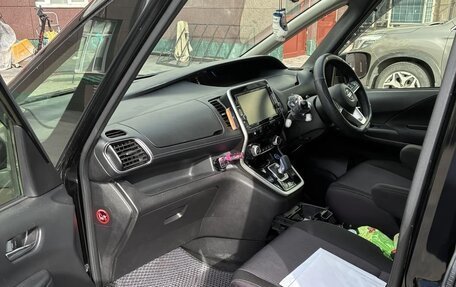 Nissan Serena IV, 2019 год, 1 990 000 рублей, 4 фотография