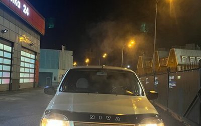 Chevrolet Niva I рестайлинг, 2004 год, 240 000 рублей, 1 фотография