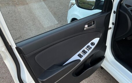Hyundai Solaris II рестайлинг, 2015 год, 920 000 рублей, 8 фотография