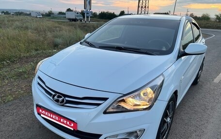 Hyundai Solaris II рестайлинг, 2015 год, 920 000 рублей, 9 фотография